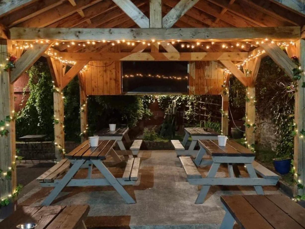 Prince Of Wales Pub And Accommodation لانغولين المظهر الخارجي الصورة