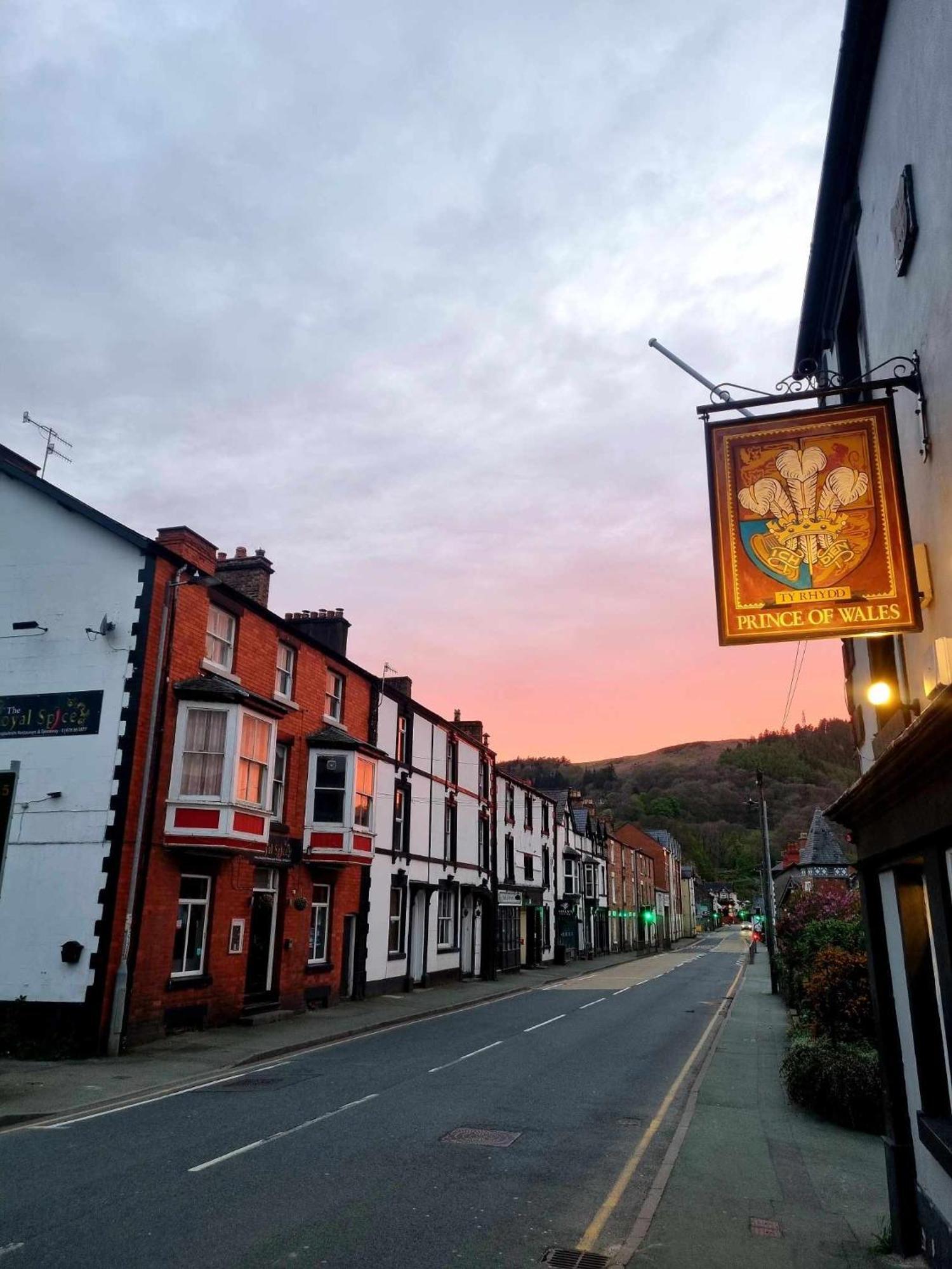 Prince Of Wales Pub And Accommodation لانغولين المظهر الخارجي الصورة