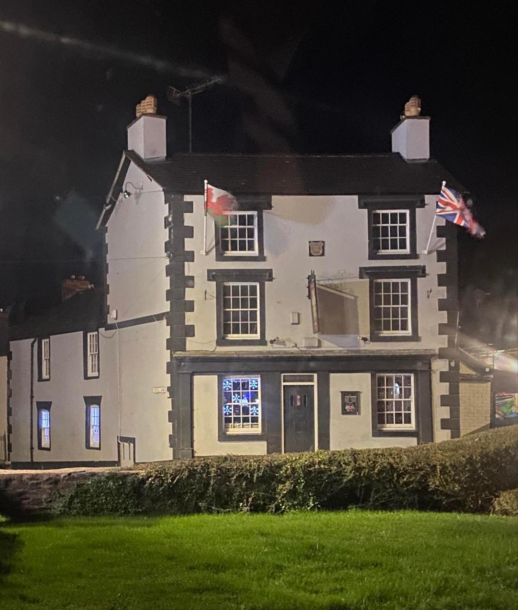 Prince Of Wales Pub And Accommodation لانغولين المظهر الخارجي الصورة